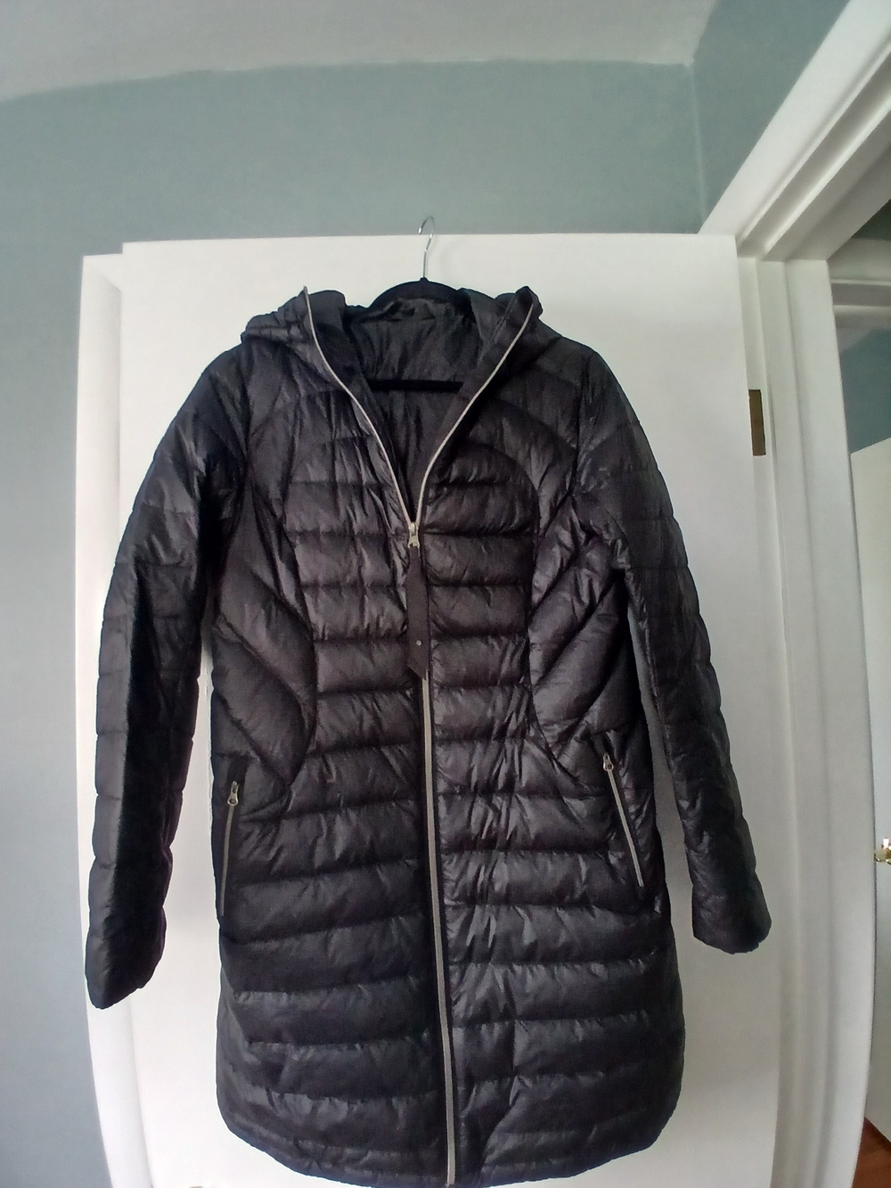 Women’s Quilted Hooded Puffer Coat - Black LULULEMON SIZE 10 GREAT CONDITION